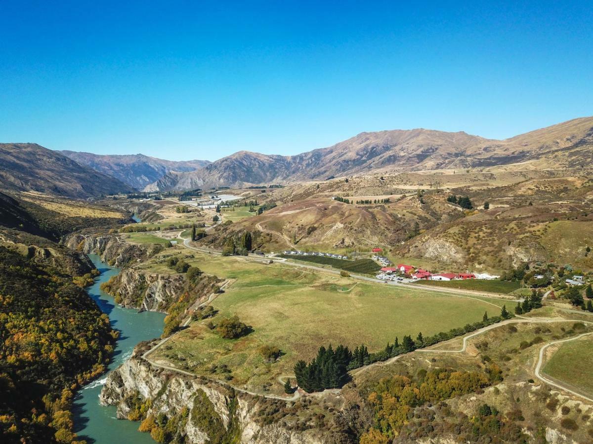 Gibbston Valley Lodge And Spa Queenstown Bagian luar foto